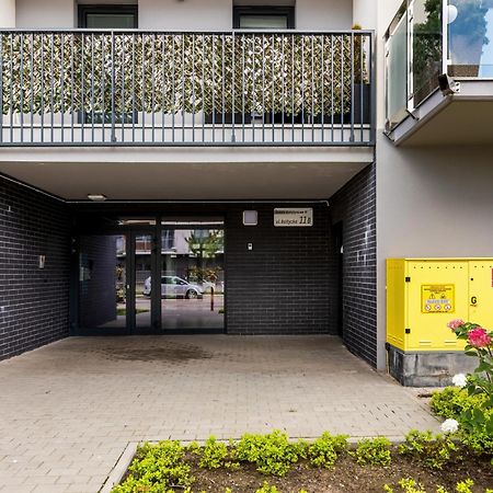 Color Apartments Apartament Black & White كولوبرزيغ المظهر الخارجي الصورة