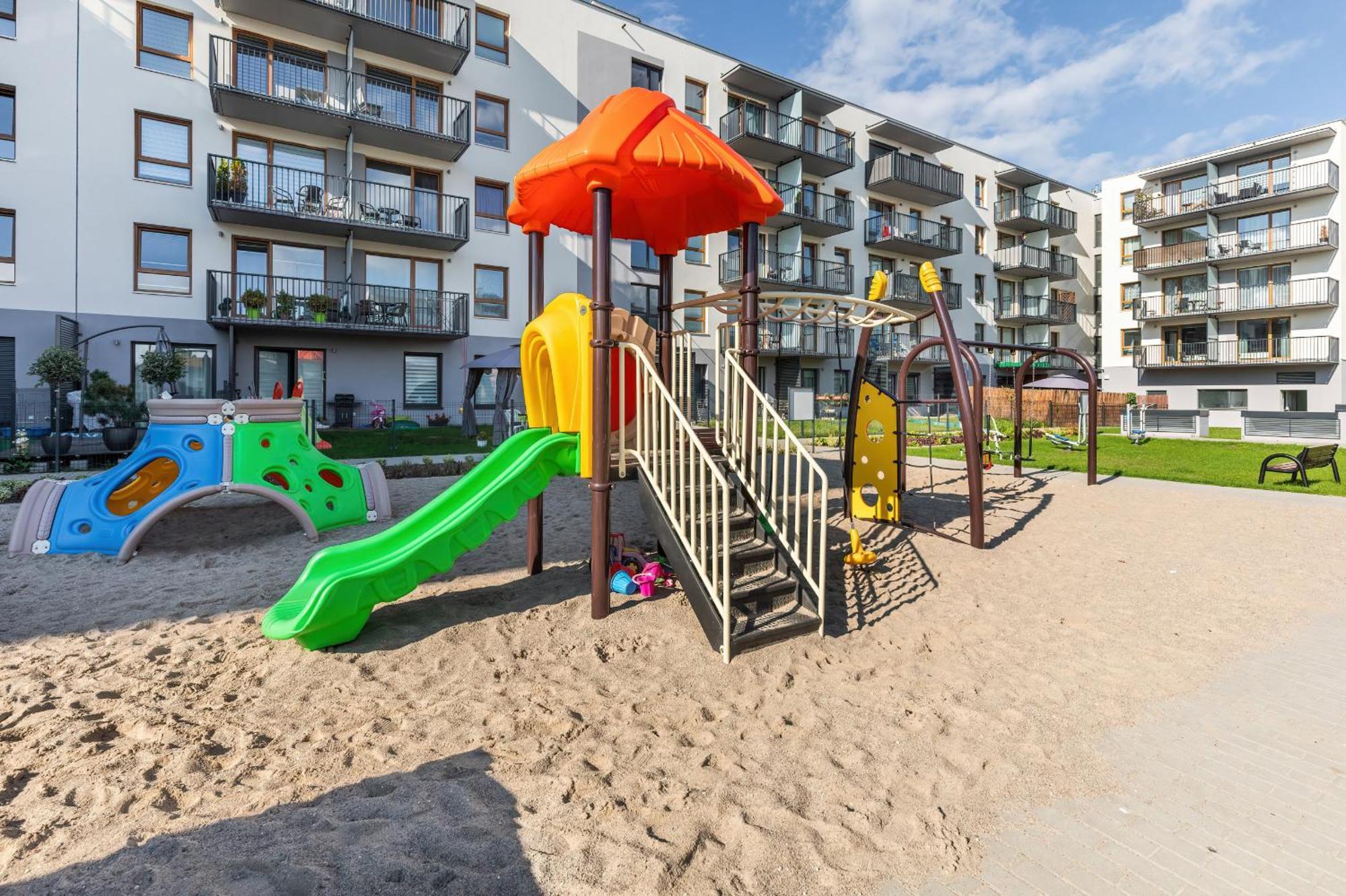 Color Apartments Apartament Black & White كولوبرزيغ المظهر الخارجي الصورة