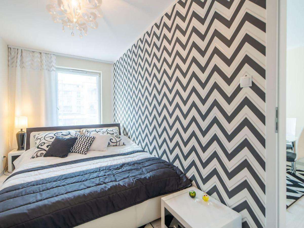 Color Apartments Apartament Black & White كولوبرزيغ المظهر الخارجي الصورة
