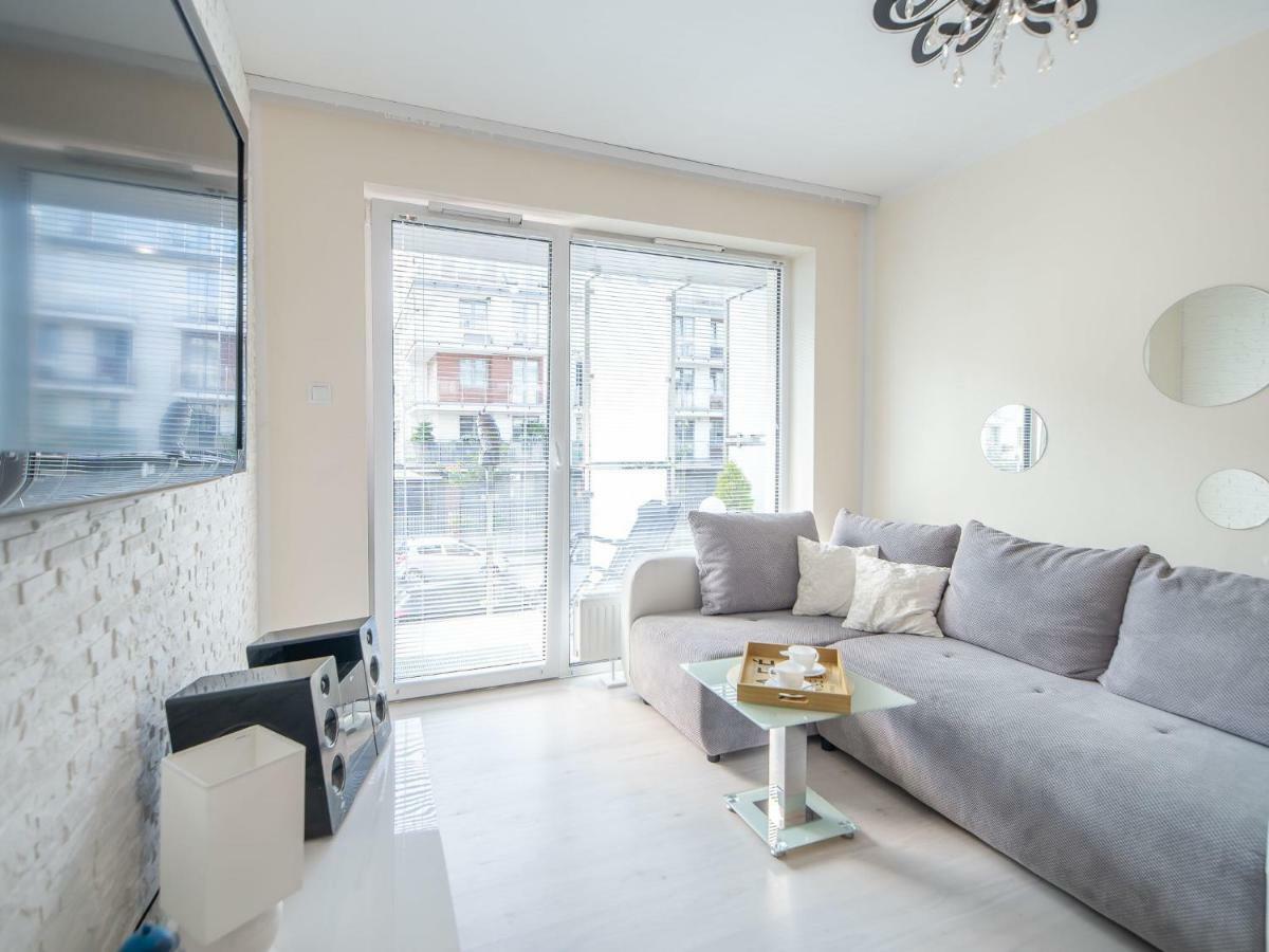 Color Apartments Apartament Black & White كولوبرزيغ المظهر الخارجي الصورة