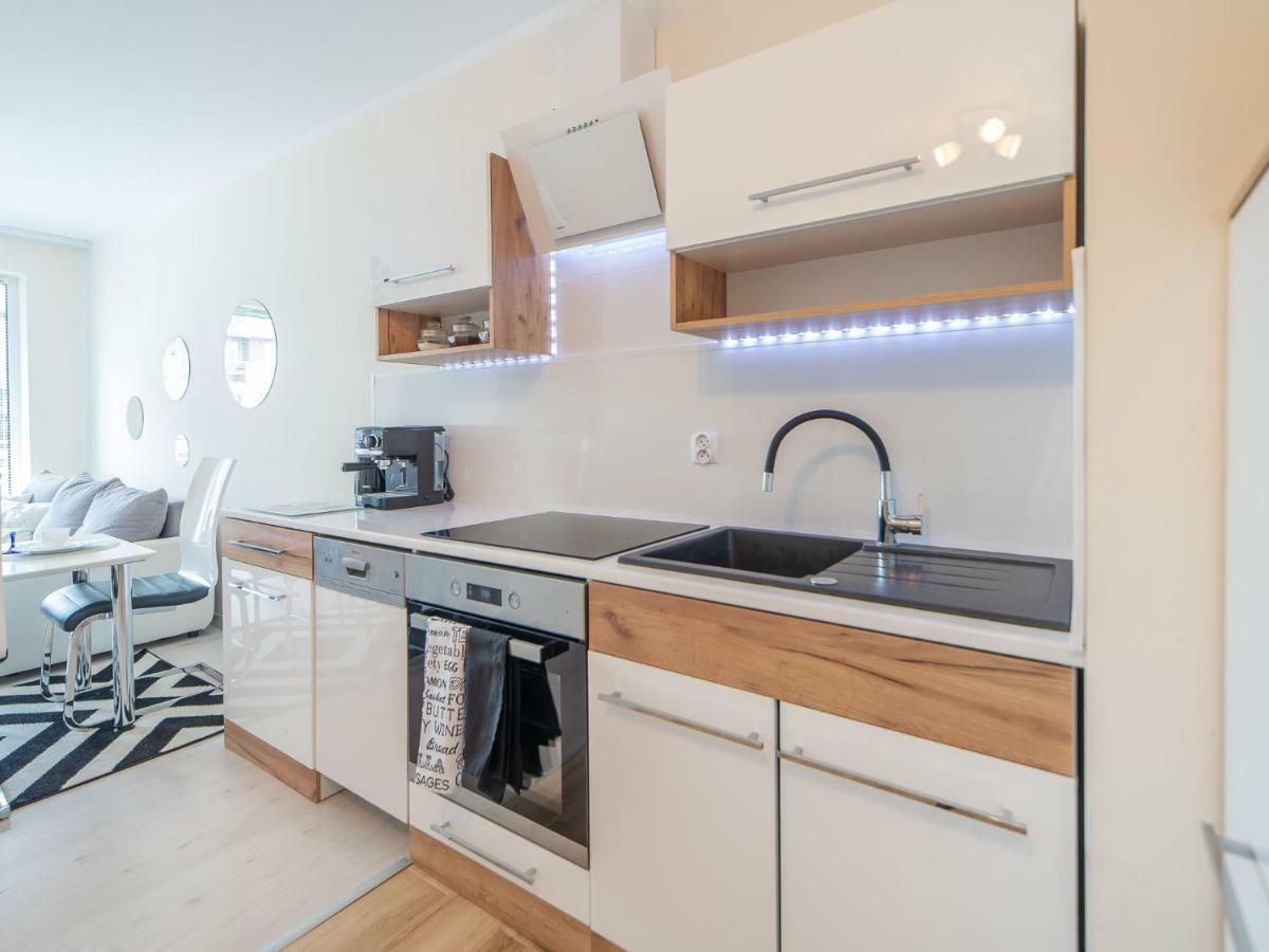 Color Apartments Apartament Black & White كولوبرزيغ المظهر الخارجي الصورة
