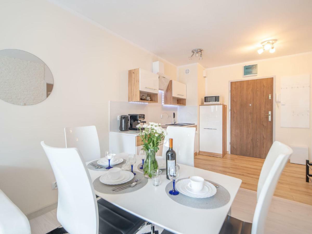 Color Apartments Apartament Black & White كولوبرزيغ المظهر الخارجي الصورة