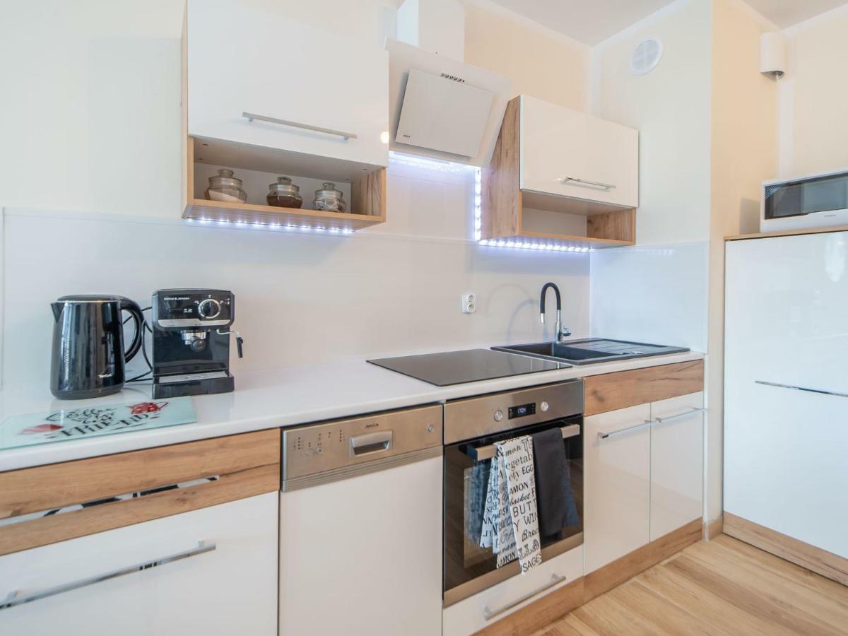 Color Apartments Apartament Black & White كولوبرزيغ المظهر الخارجي الصورة