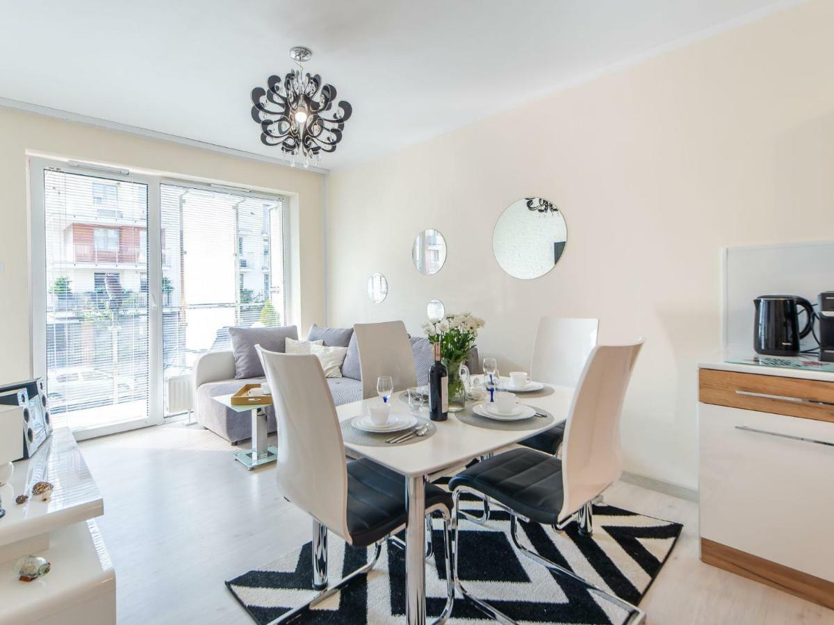 Color Apartments Apartament Black & White كولوبرزيغ المظهر الخارجي الصورة
